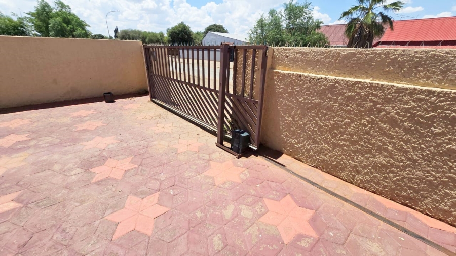 3 Bedroom Property for Sale in Beaconsfield Northern Cape